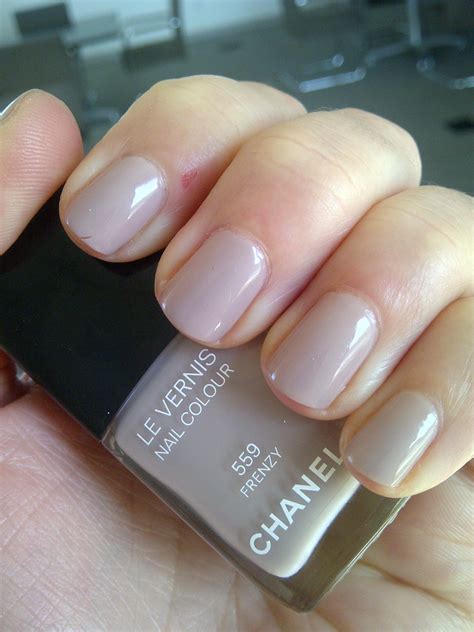 chanel frenzy nail polish 559|Chanel Frenzy Le Vernis Nail Colour Review & Swatches.